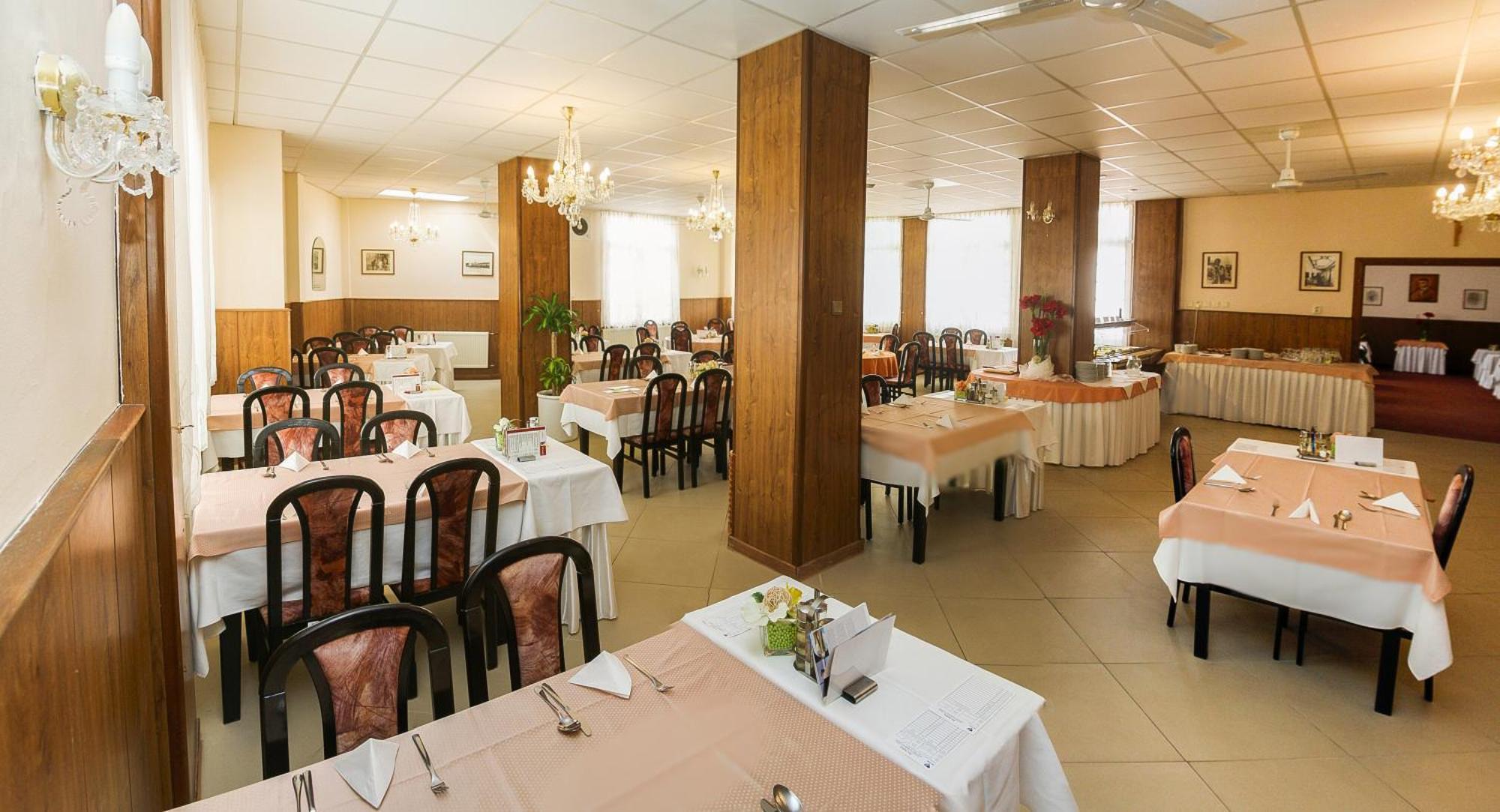 Ensana Vila Trajan Piestany Bagian luar foto