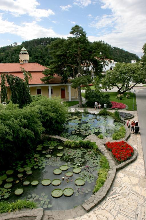 Ensana Vila Trajan Piestany Bagian luar foto
