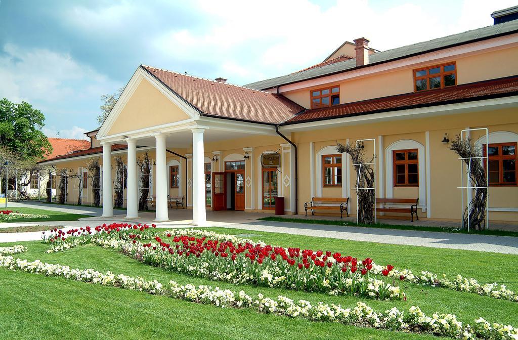 Ensana Vila Trajan Piestany Bagian luar foto